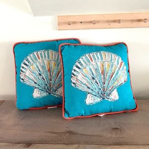 2 Pcs Shell Print Accent Pillows